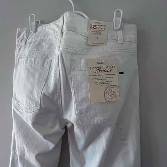 TOMMY HILFIGER • Off White Bootcut Jeans • 6 • - Picture 6 of 7
